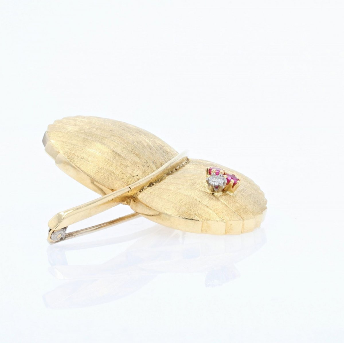 Retro Leaf Brooch In Gold Diamond And Ruby-photo-3