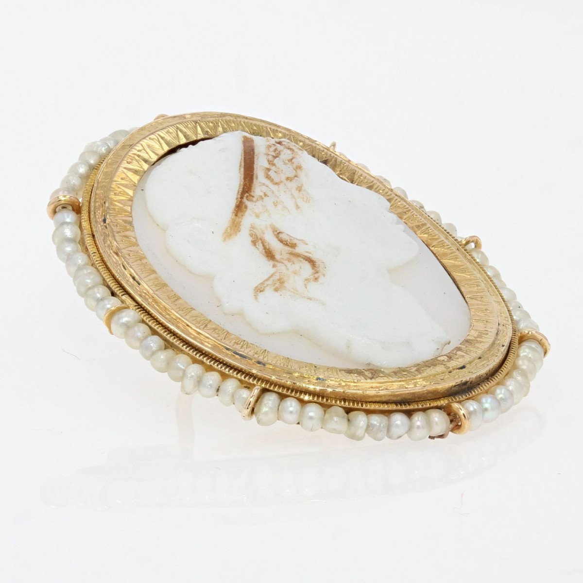 Old Cameo Brooch Surrounded By Fine Pearls-photo-5