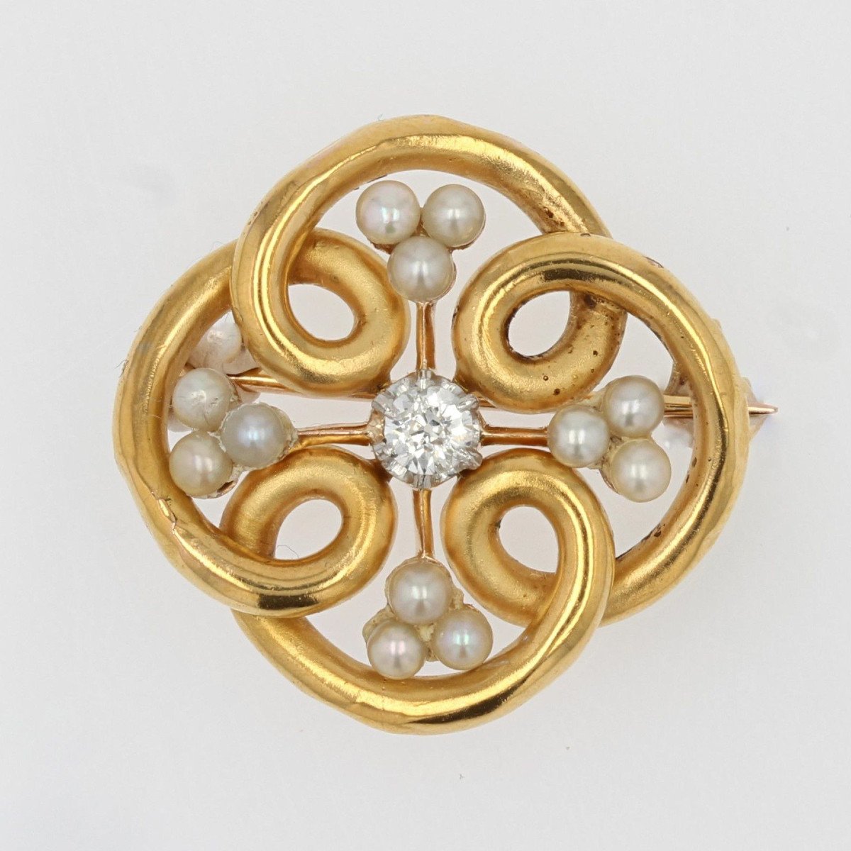 Gold Brooch With Fine Pearls And Diamonds-photo-6
