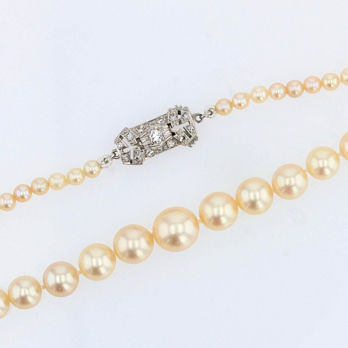 Necklace With Falling Pearls And Its Diamond Clasp-photo-3