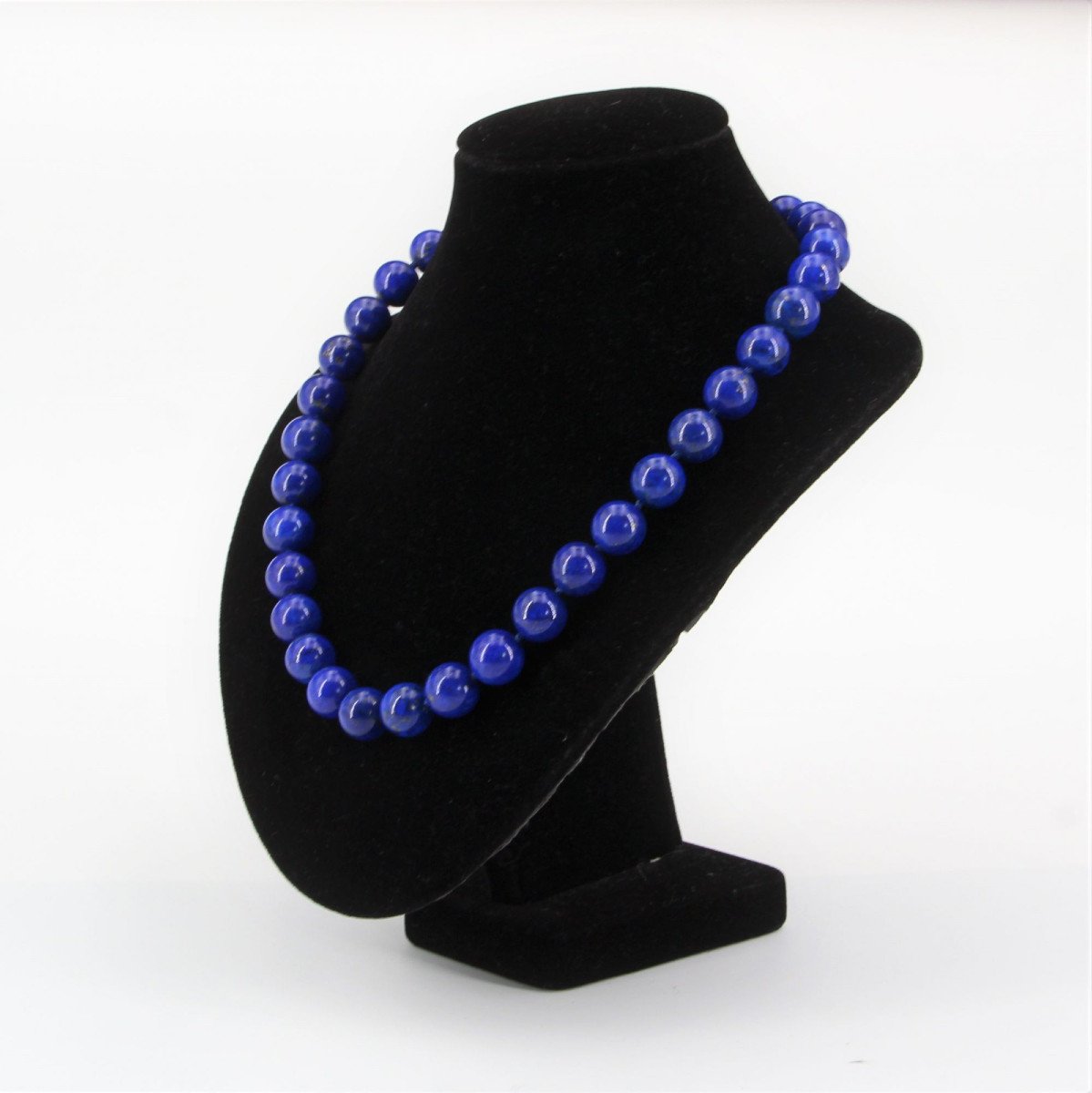 Lapis Lazuli Necklace And Its Gold Clasp-photo-3