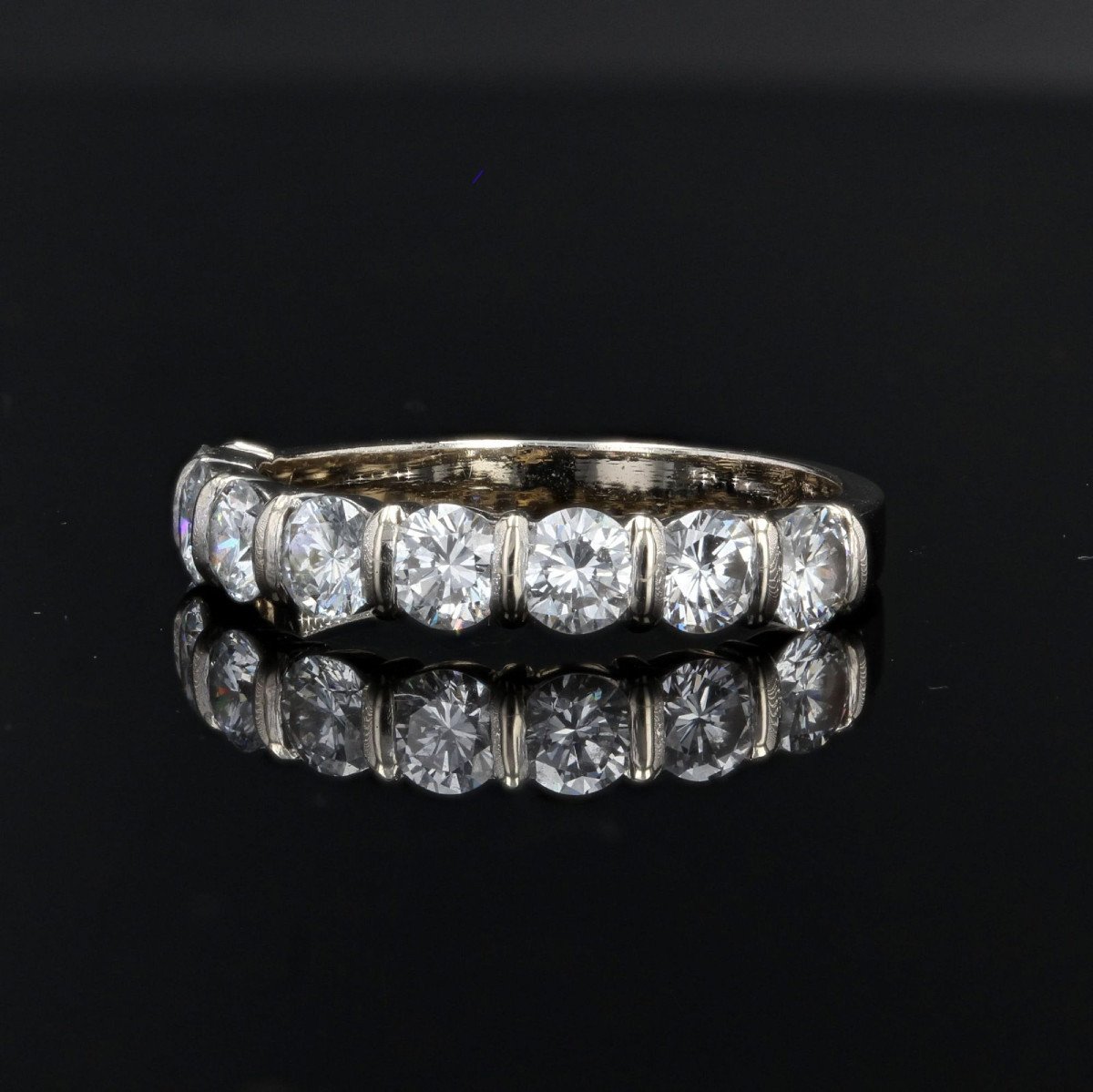 Half Alliance White Gold And Brilliant Diamonds-photo-4