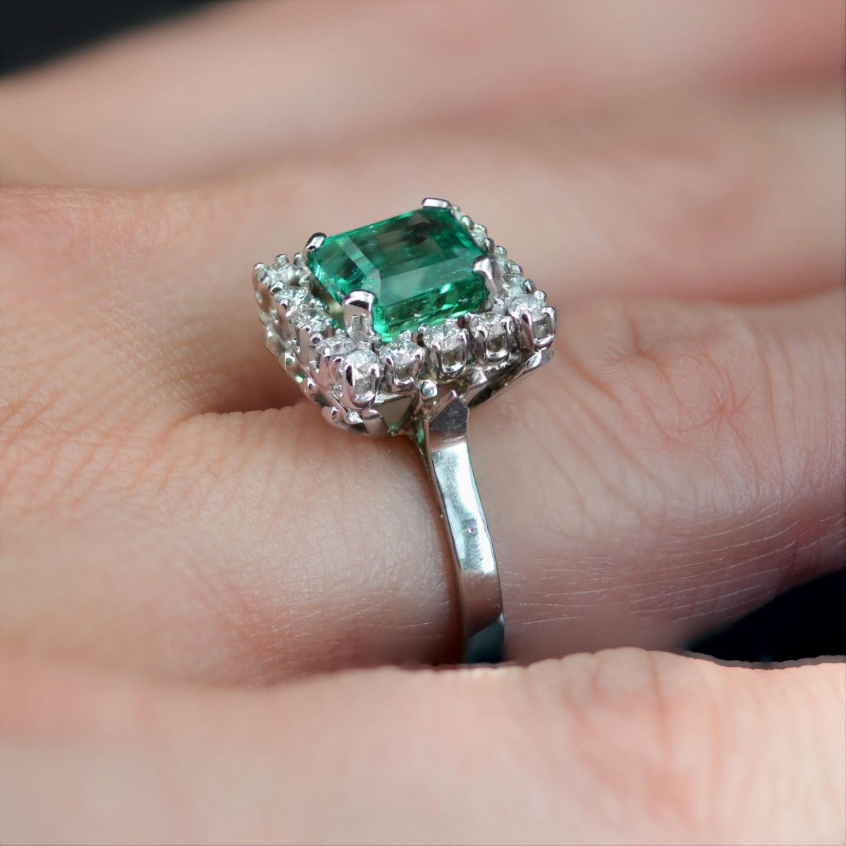 White Gold Ring Emerald Vintage Diamonds-photo-5