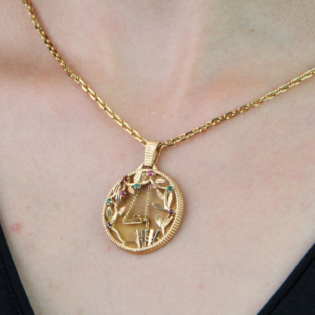 Old Feeling Gold Pendant-photo-4