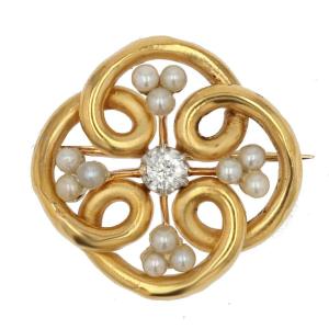 Gold Brooch With Fine Pearls And Diamonds