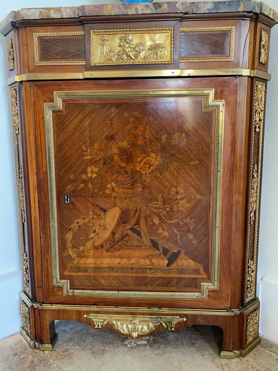 18 Th Century Corner Cabinet In Marqueterie Of Flowers Et Musical Instruments -photo-2