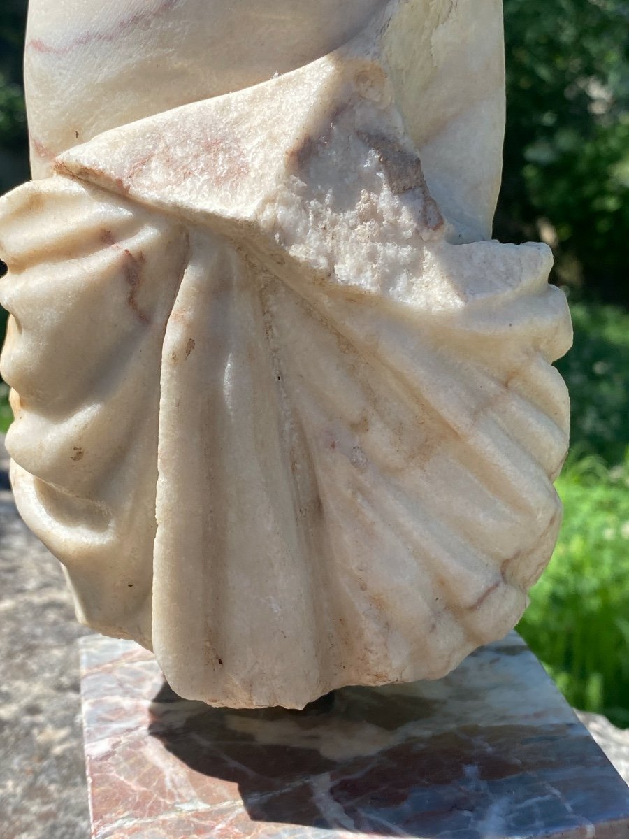 Sculpture Torso Of Woman In Veined White Marble Draped In Antique-photo-1