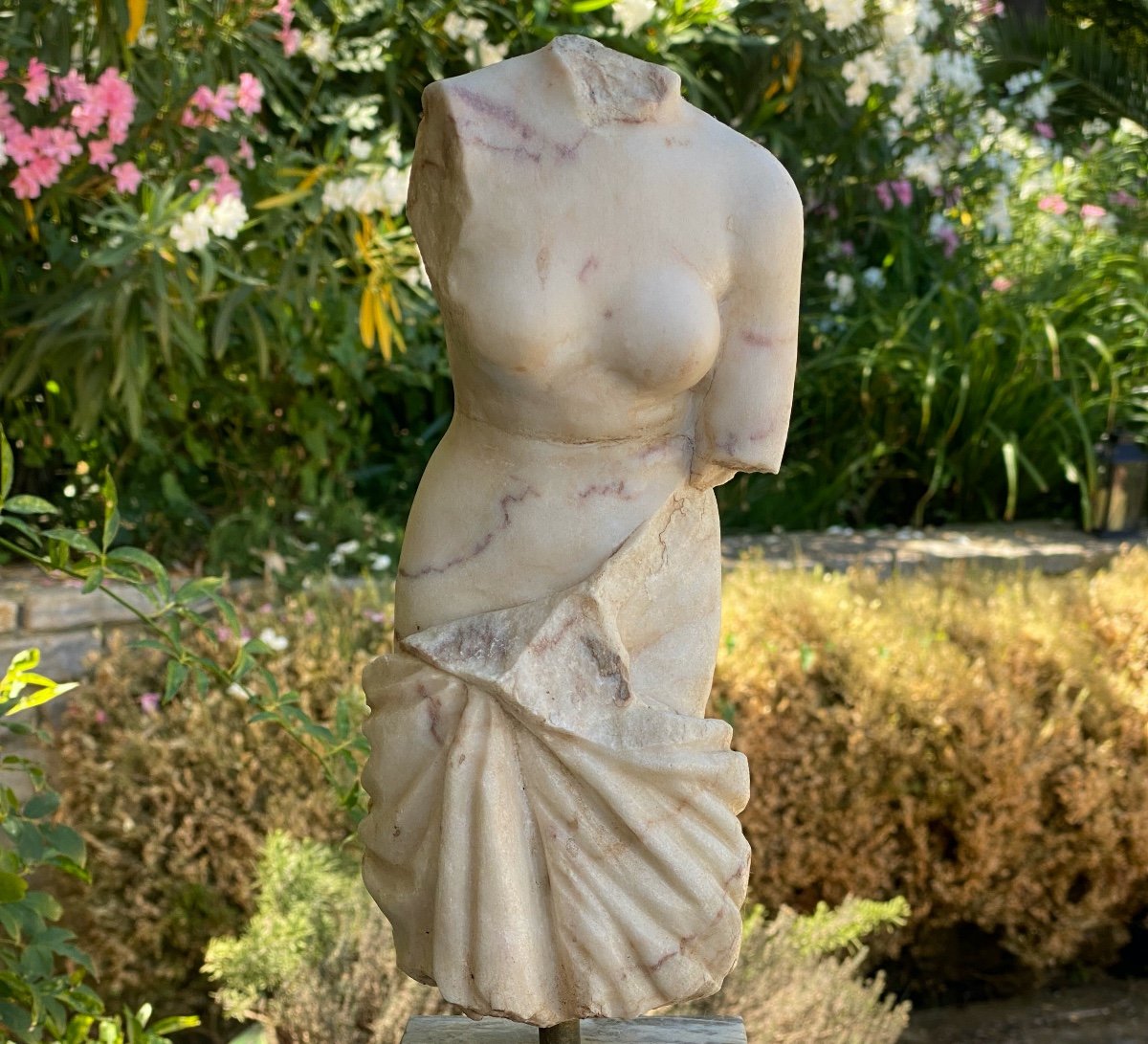 Sculpture Torso Of Woman In Veined White Marble Draped In Antique-photo-5