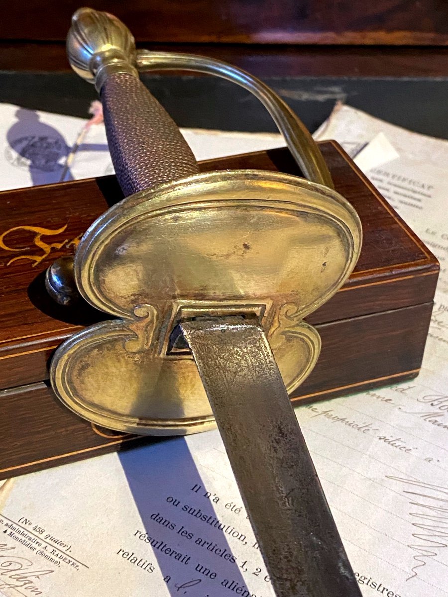 Sword Of Officers Of The Bodyguard Late 18th Century Triangular Blade Engraved Long Live The Nation-photo-2