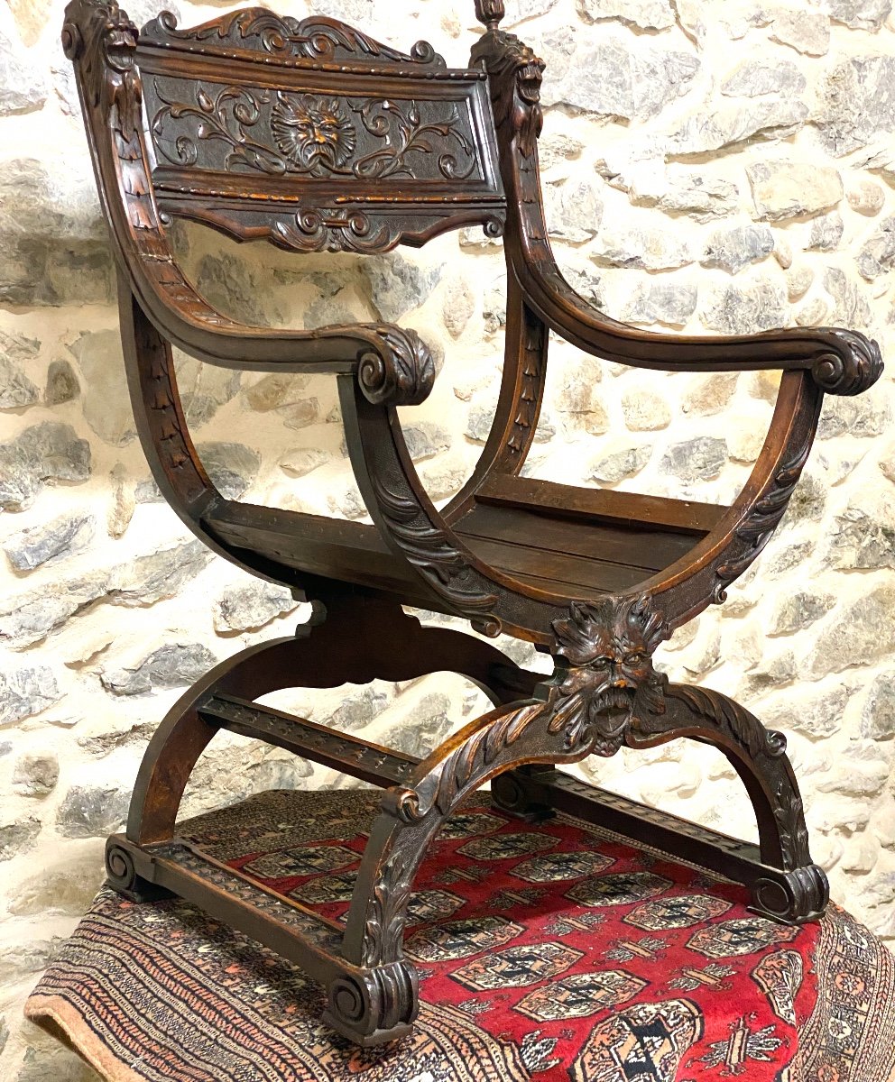 19th Century Dagobert Armchair In Walnut Carved With Leonine Heads In Renaissance Style -photo-3