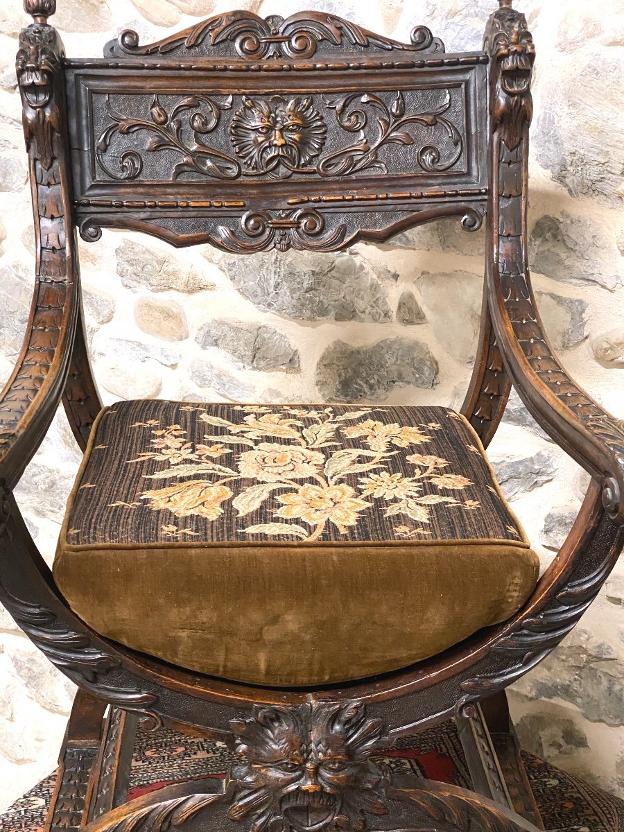 19th Century Dagobert Armchair In Walnut Carved With Leonine Heads In Renaissance Style -photo-4