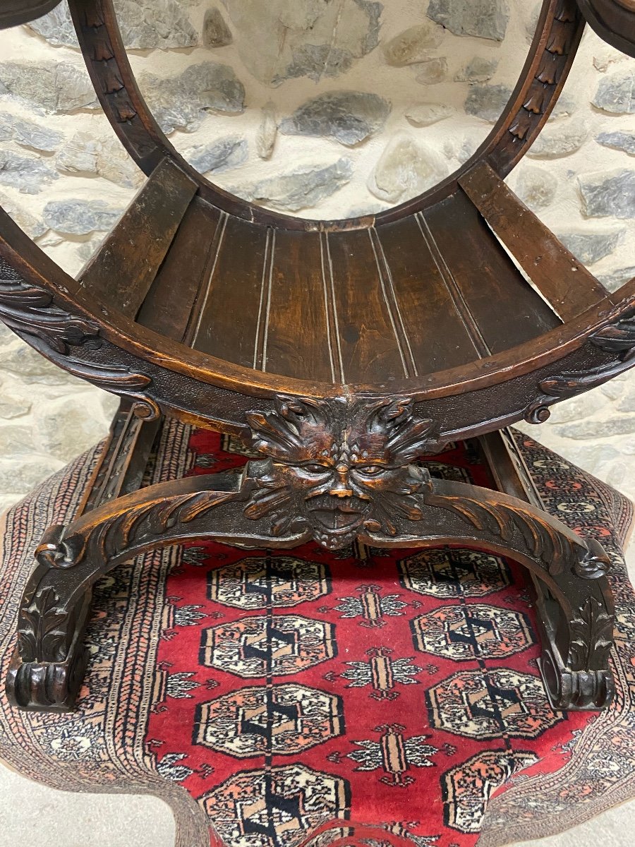 19th Century Dagobert Armchair In Walnut Carved With Leonine Heads In Renaissance Style -photo-3