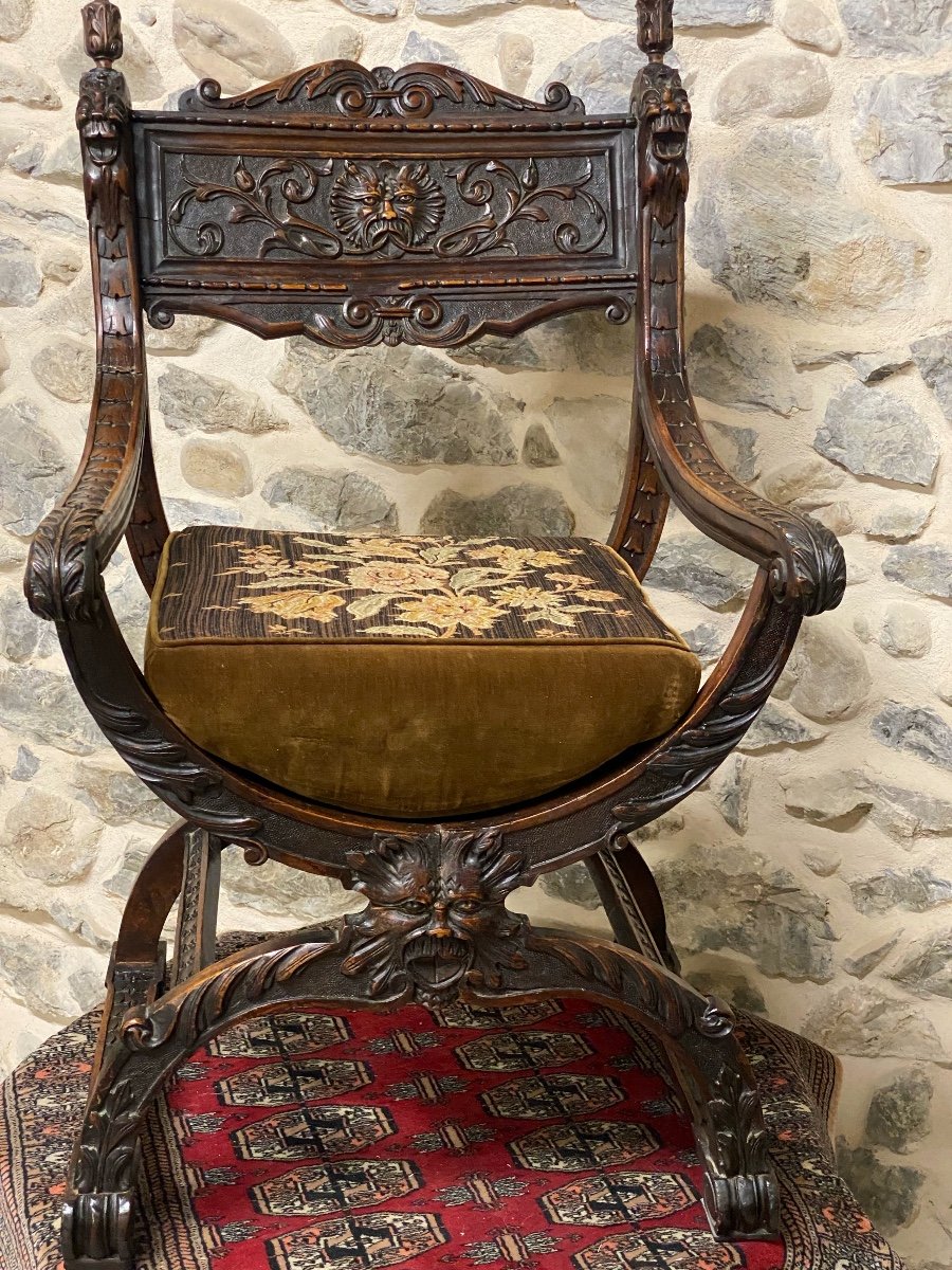 19th Century Dagobert Armchair In Walnut Carved With Leonine Heads In Renaissance Style -photo-5