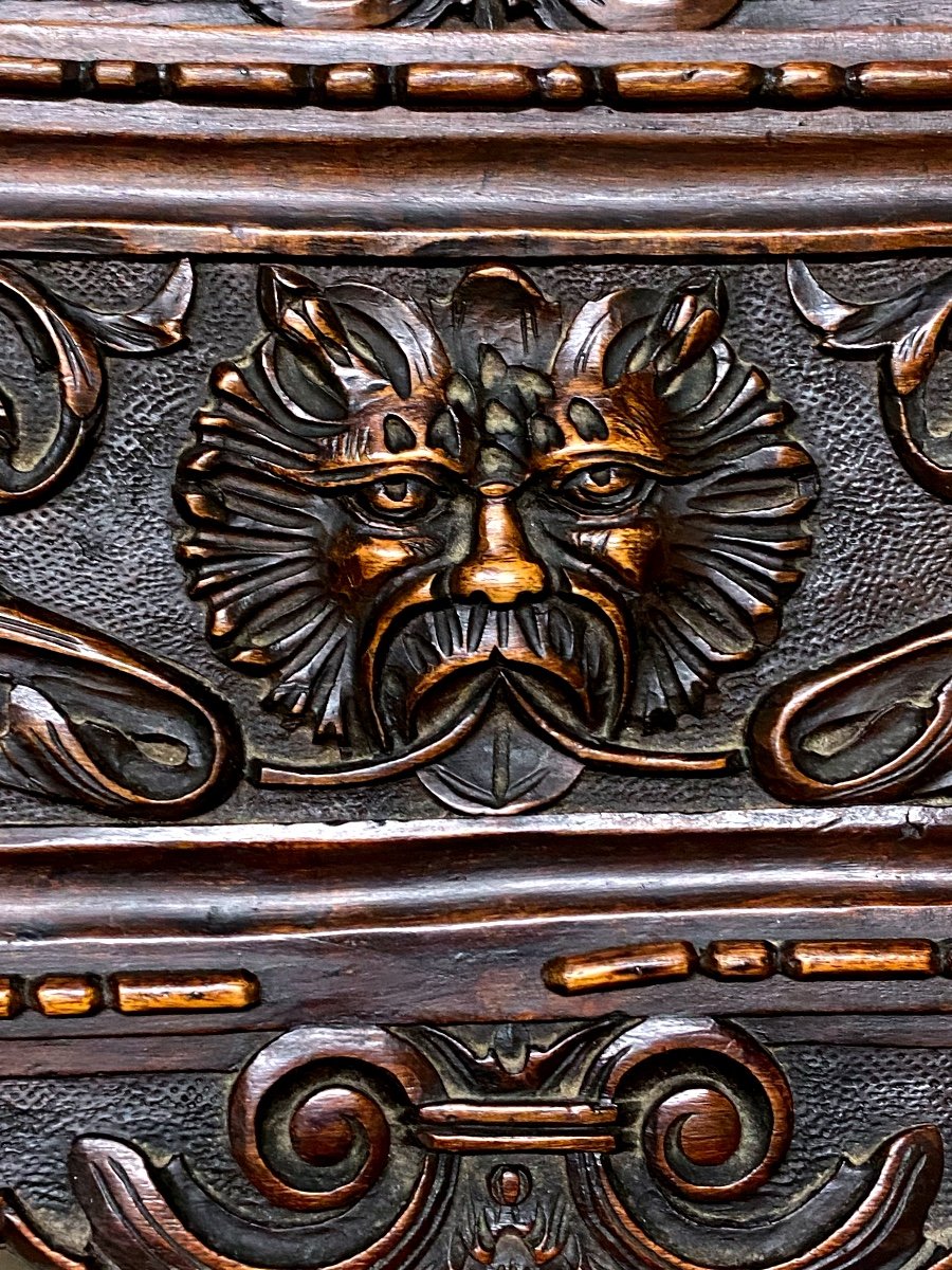 19th Century Dagobert Armchair In Walnut Carved With Leonine Heads In Renaissance Style -photo-7