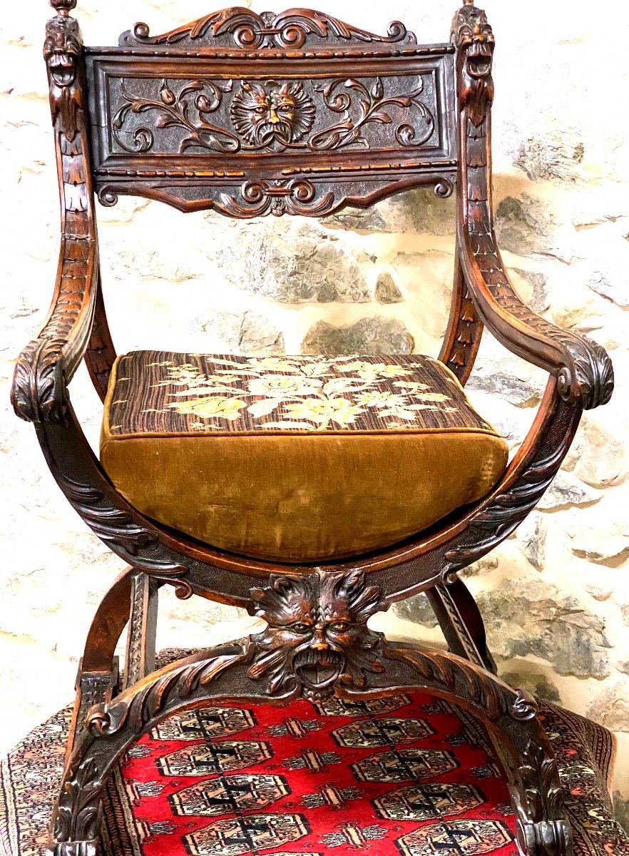 19th Century Dagobert Armchair In Walnut Carved With Leonine Heads In Renaissance Style 