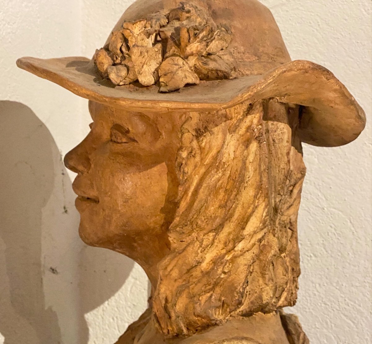 Sculpture  En Terre Cuite  De  Jeune  fille   Au Chapeau Fleuri   Dans Le Goût De  Renoir-Guino-photo-6