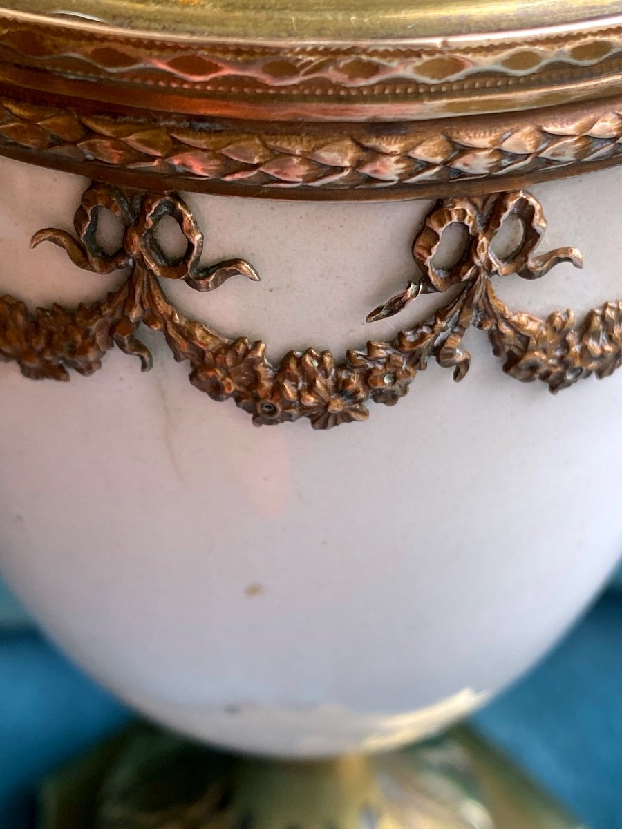 White Opaline Vase Napoleon III Period With Floral Garland Decoration Mounted As A Lamp -photo-3