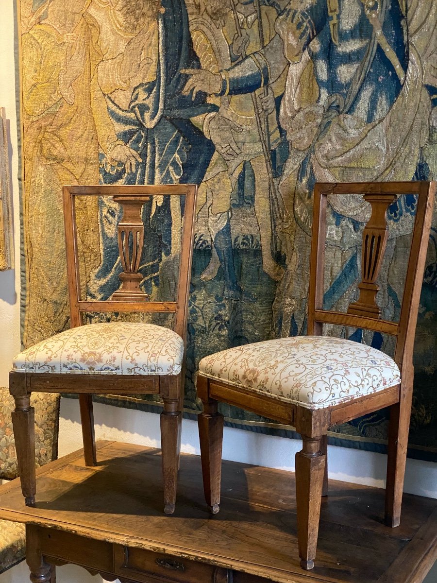 Paire De Chaises  En Noyer  Epoque XVIII  ème    Armoirie Du Duché De Savoie  #  Inventaire 