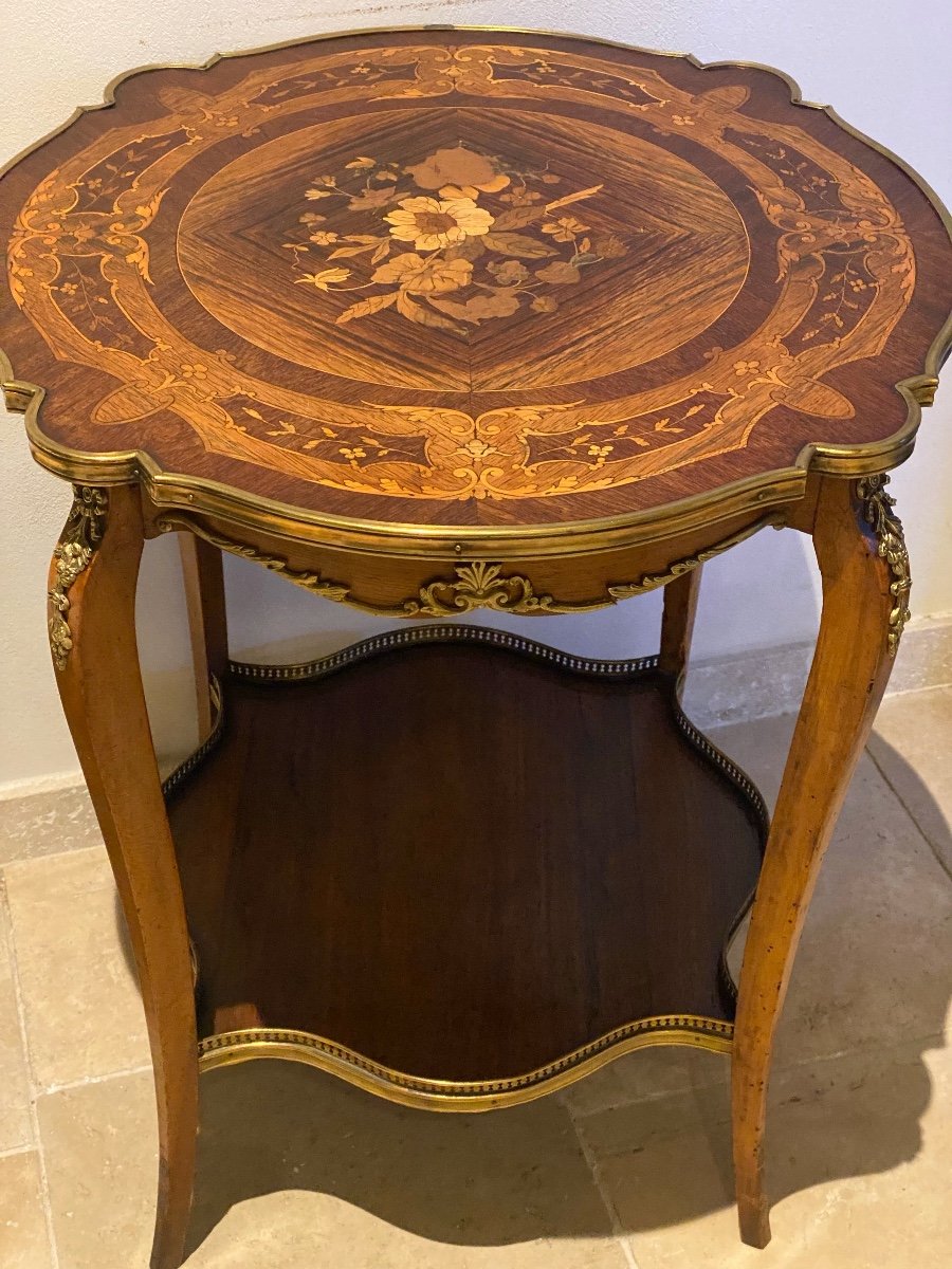 19th Century Pedestal Table With Louis XV Style Floral Marquetry Decor 