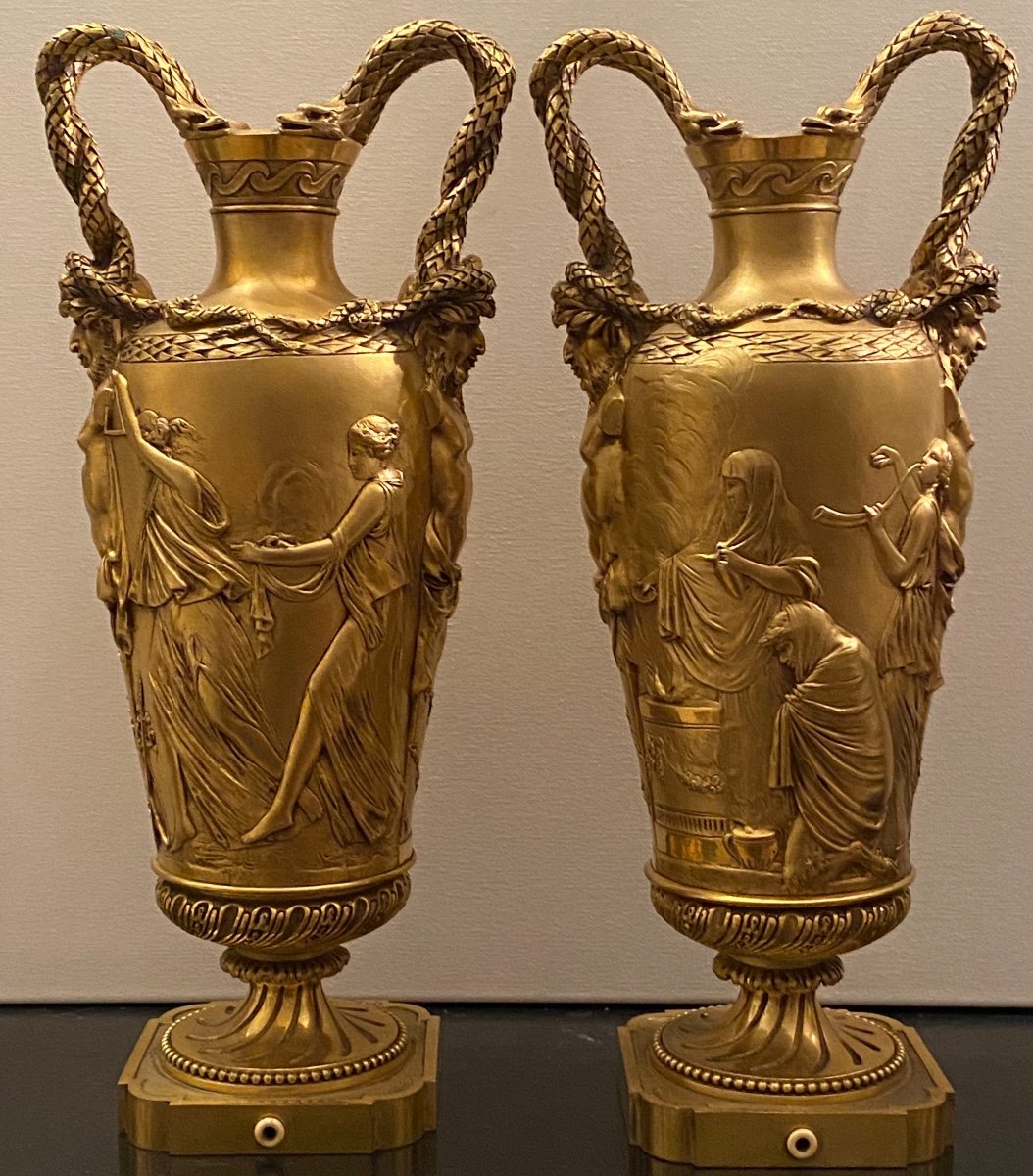 Paire De Vases À l'Antique  En Bronze DorÉ   à DÉcor De Vestales Et  Sculptures De Faunes  -photo-7