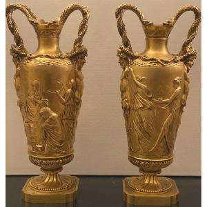 Paire De Vases À l'Antique  En Bronze DorÉ   à DÉcor De Vestales Et  Sculptures De Faunes  