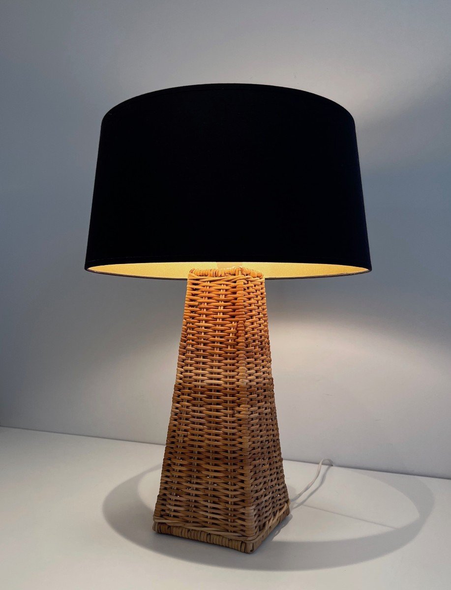 Lampe Pyramidale En Rotin. Travail Français. Vers 1970