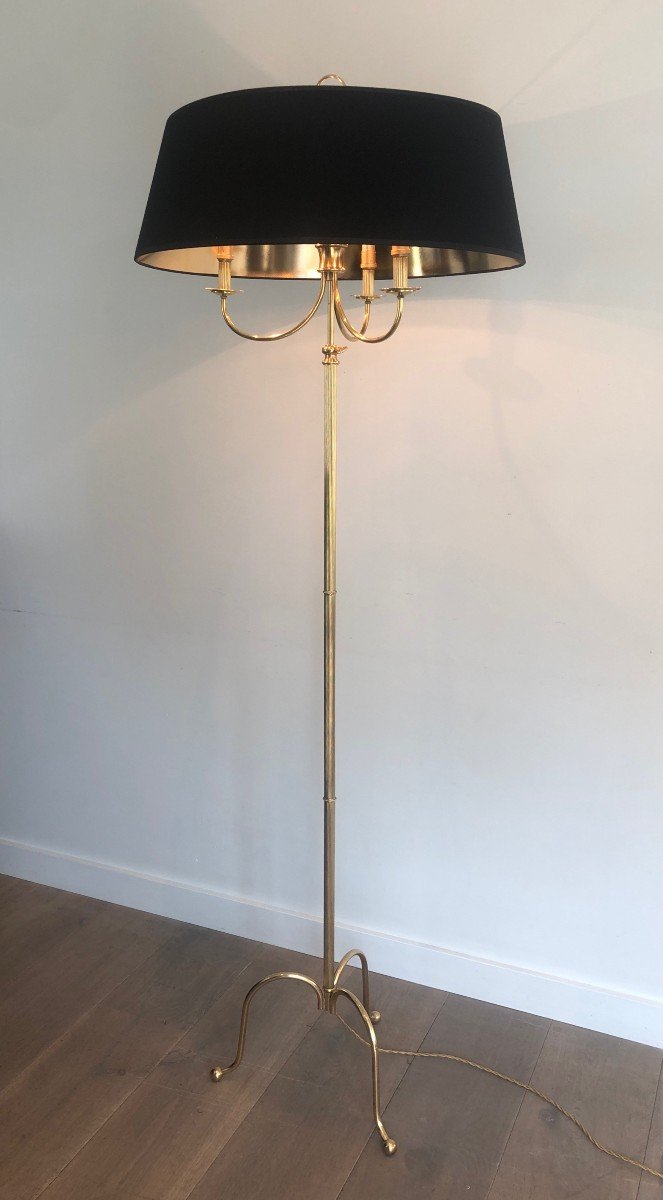 Lampadaire de style néoclassique en laiton à trois bras de lumière. Lampadaire réglable en haut-photo-6