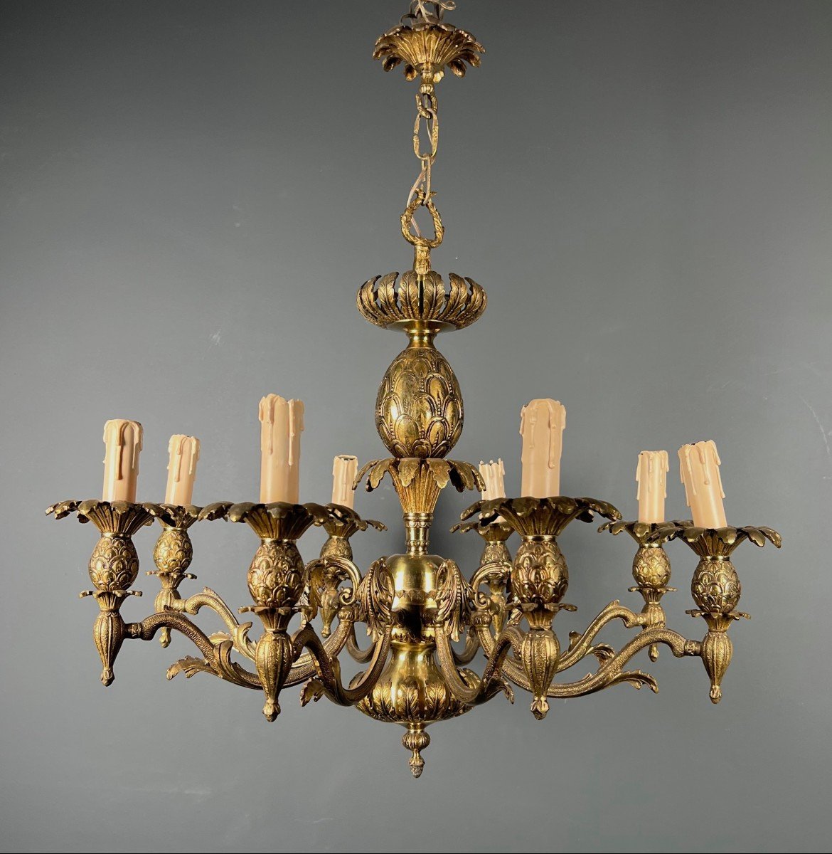 Lustre Ananas En Bronze à 8 Bras De Lumière. Travail Français Dans Le Goût De La Maison Charles-photo-8