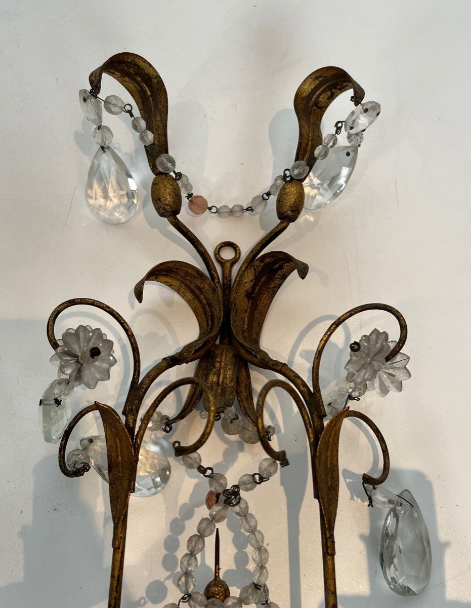 Pair Of Gilded Metal And Crystals Wall Sconces. French Work In The Style Of Maison Baguès-photo-3