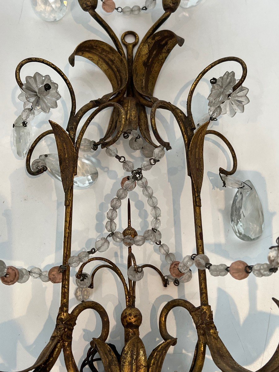 Pair Of Gilded Metal And Crystals Wall Sconces. French Work In The Style Of Maison Baguès-photo-4