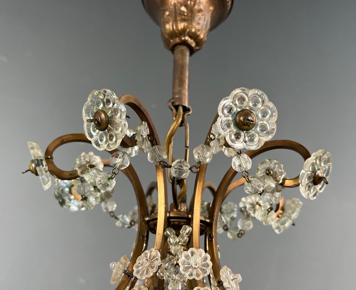 Small Brass Chandelier With Crystal Garlands. French Work In The Style Of Maison Baguès-photo-2