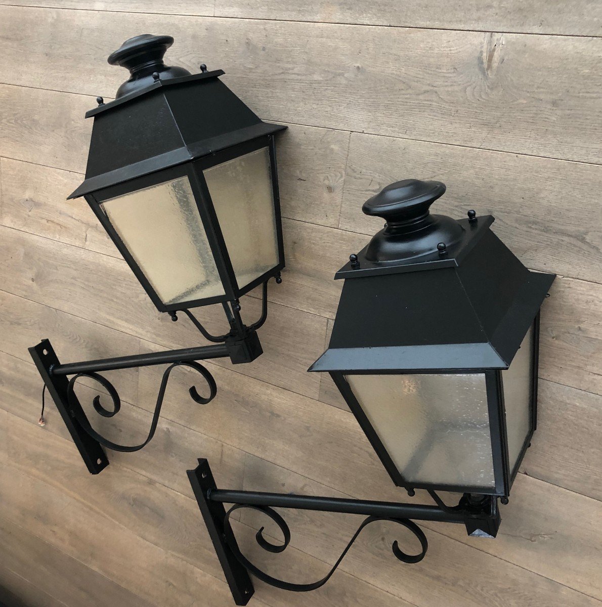 Pair Of Important Iron Outside Lanterns On Brackets. Gfrench Work. Circa 1950-photo-7