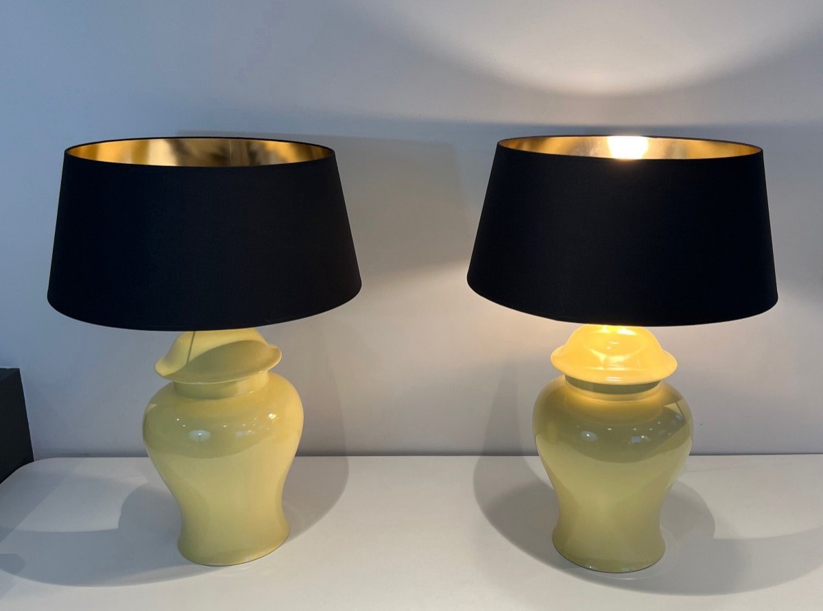 Paire De Lampes En Céramiques Jaunes. Travail Français Signées Kostka. Vers 1970