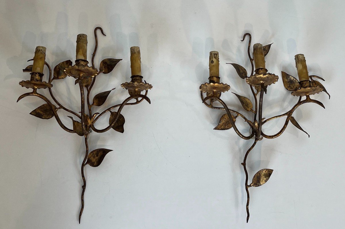 Paire d'Appliques En Métal Doré à 3 Bras De Lumière Et à Décors De Feuilles. Travail Français. -photo-7