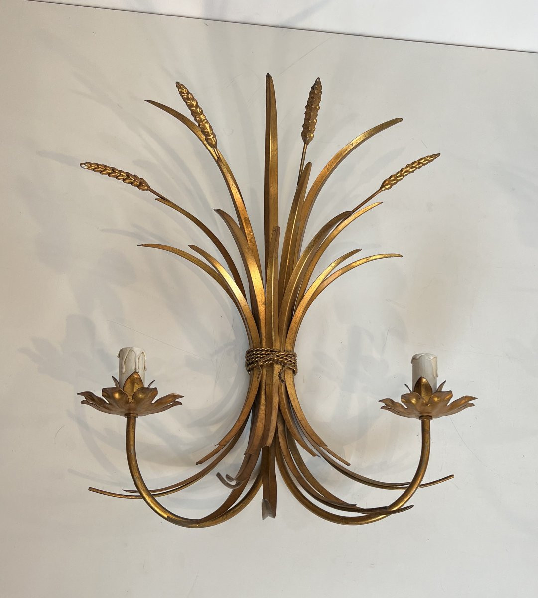 Coco Channel Large Pair Of Gilt Metal Ears Of Wheat Wall Sconces. French. Circa 1970-photo-3