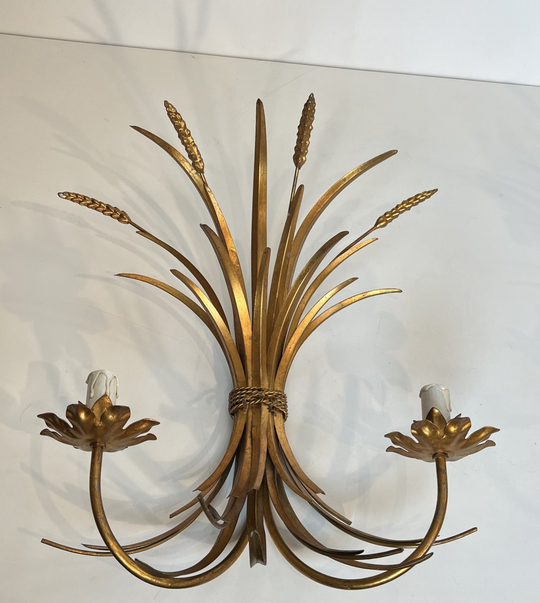 Coco Channel Large Pair Of Gilt Metal Ears Of Wheat Wall Sconces. French. Circa 1970-photo-4