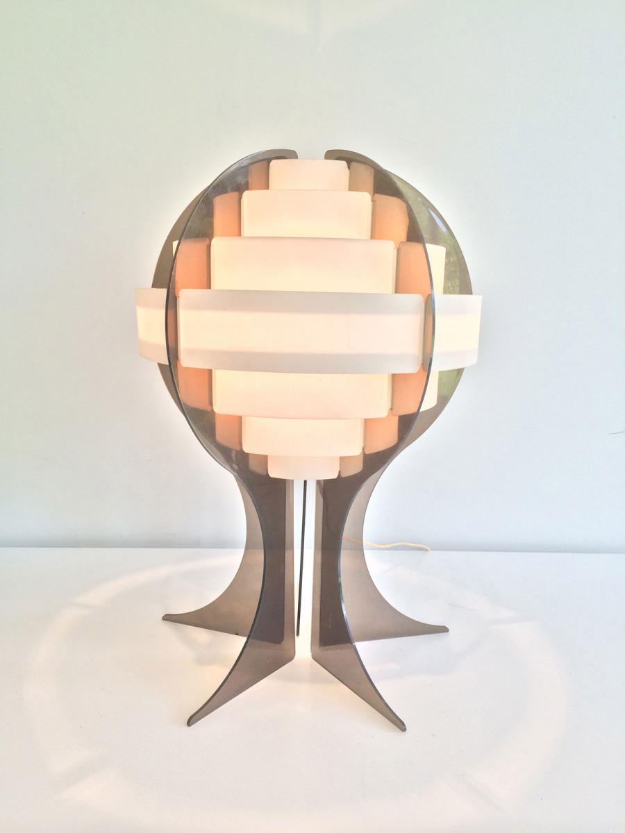 Modernist Plexiglass Lamp And White Plastic Bands. About 1970-photo-2