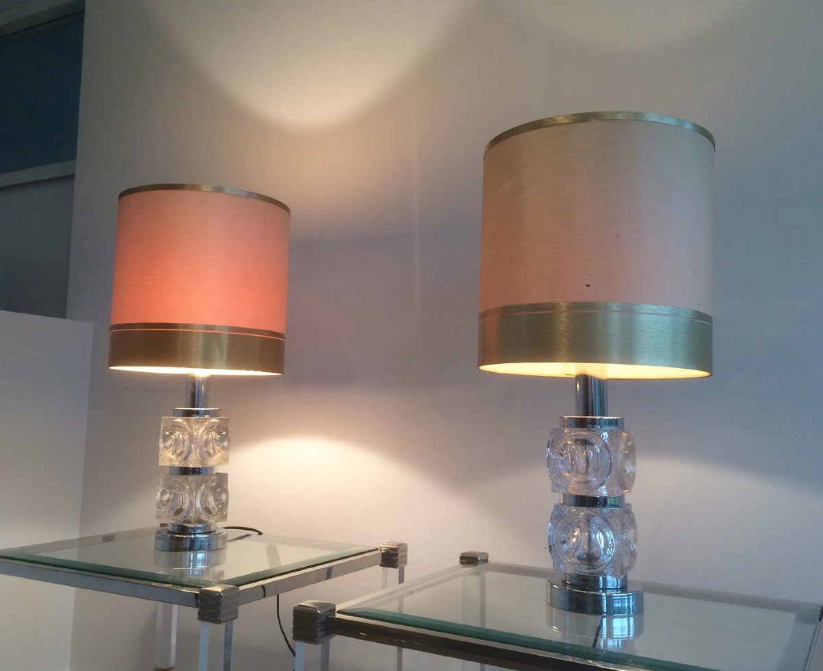 Paire De Lampes En Verre Et Chrome. Vers 1970