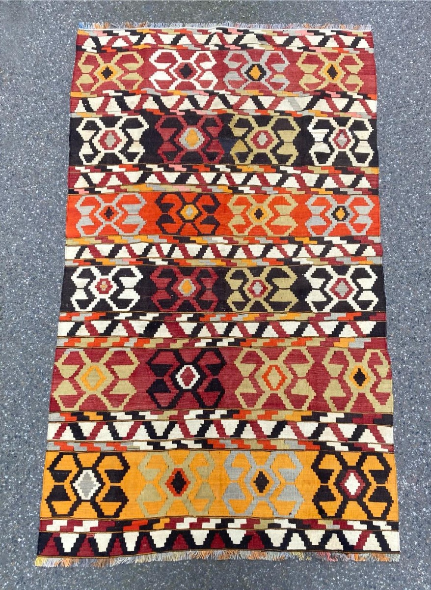 Kilim Caucase. Tout Début 20 Ième Siècle. 240 X 135 Cm