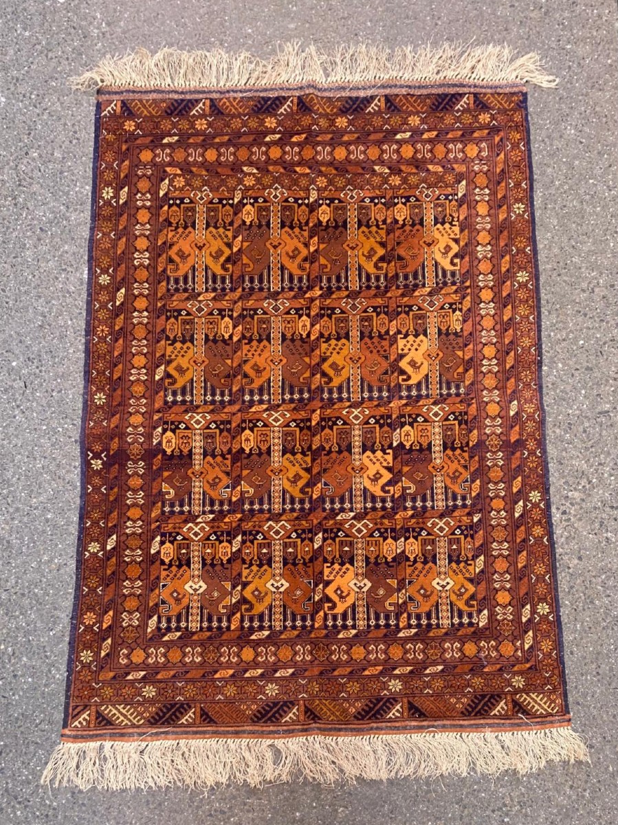 Tapis Afghan. Laine Sur Soie. Milieu 20 Ième. 175 X 115 Cm