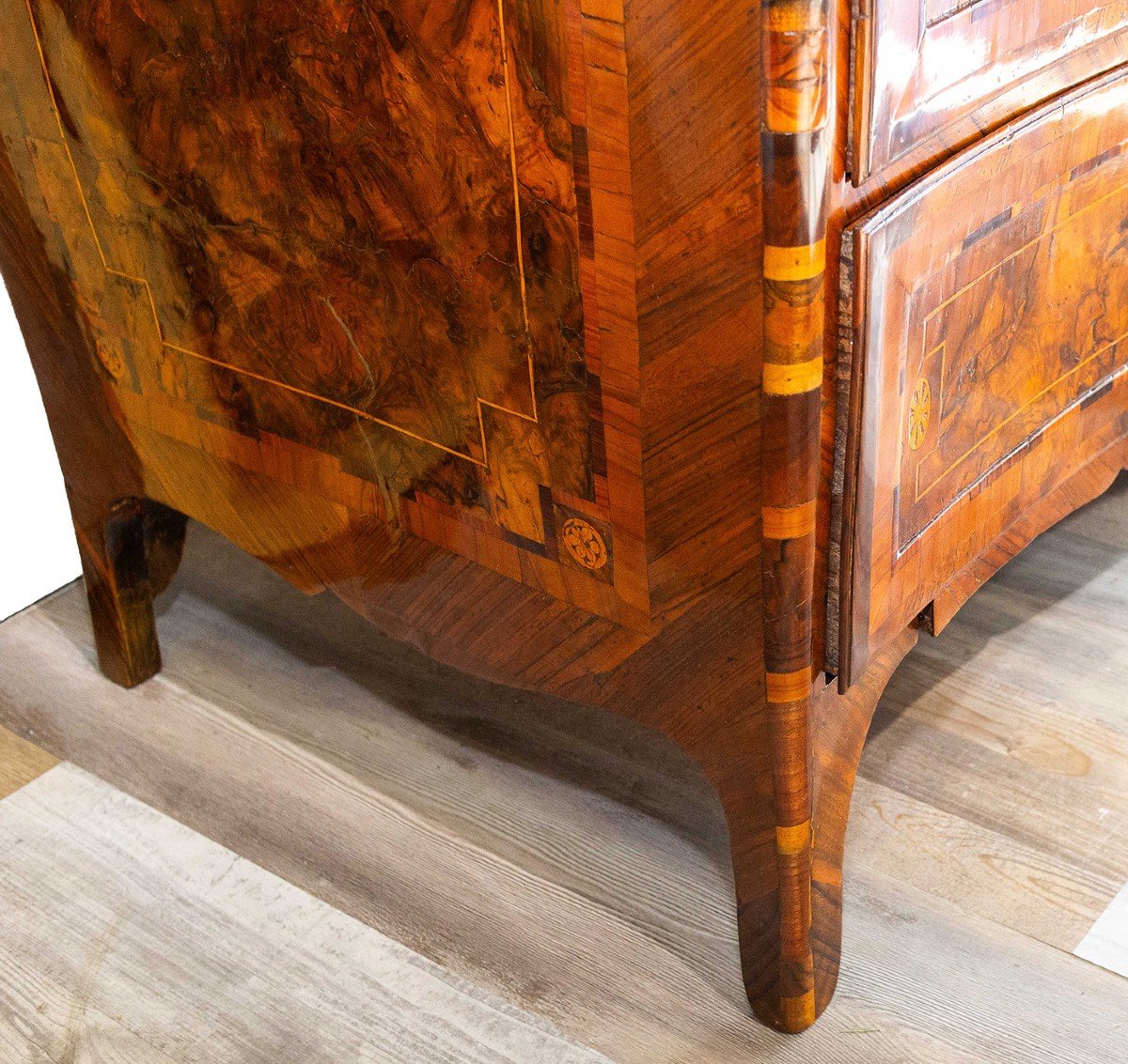 Vincenzo Bussola, Upholstered Urn, Milan, Walnut Panelled Ca. 1770.-photo-1