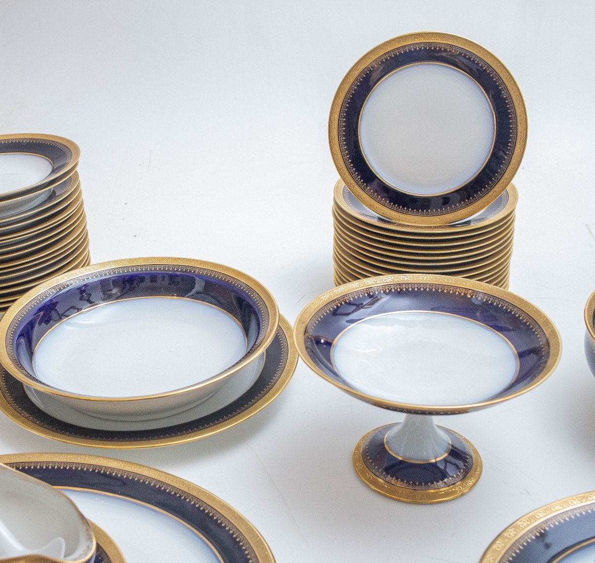 Limoges Plate Service, 54 Pieces, Cobalt Blue And Gold Details, 1900s Era-photo-3