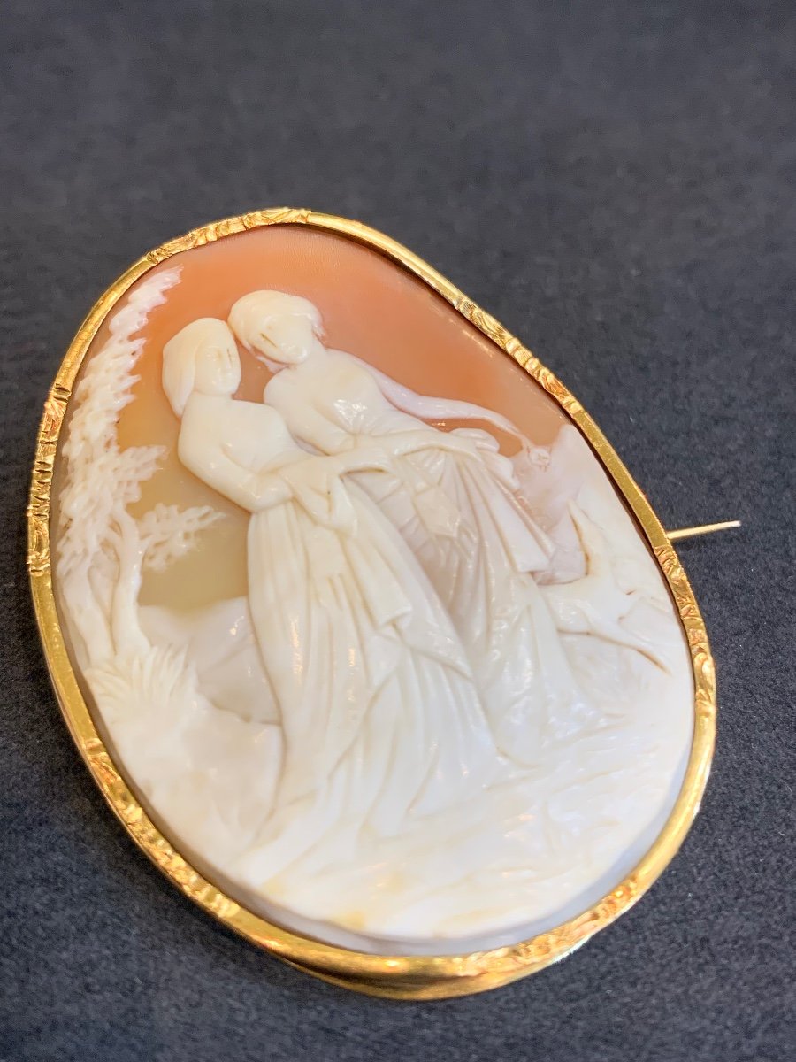 Important Cameo Brooch-photo-1