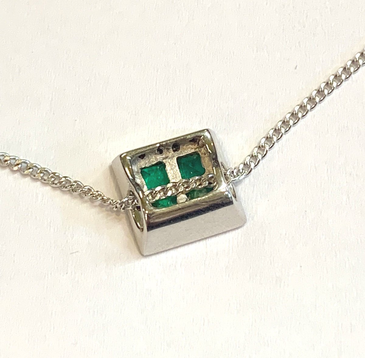 Emerald And Diamond Necklace-photo-3