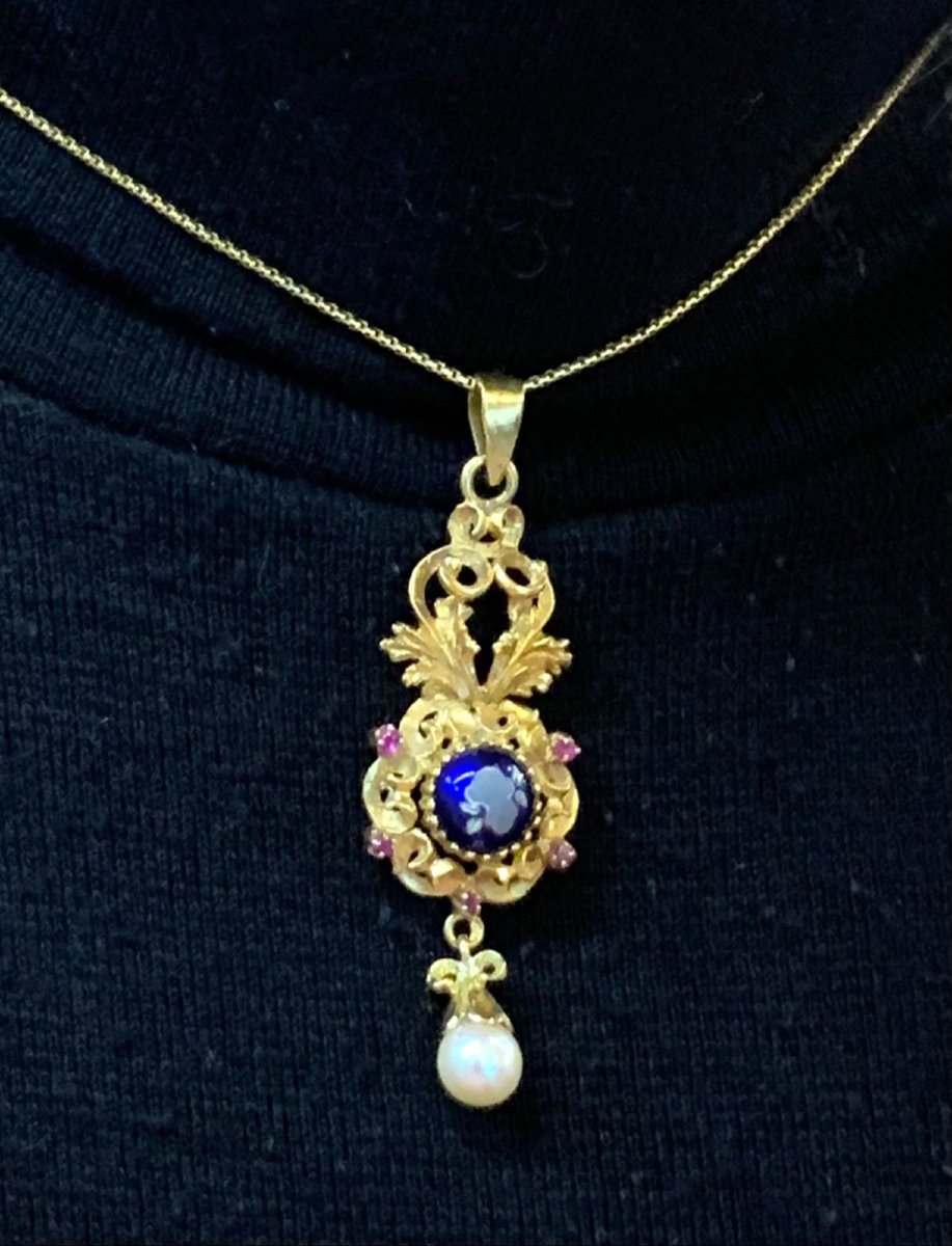 Baroque Style Pendant