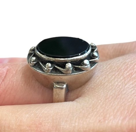 Oval Onyx Ring-photo-1