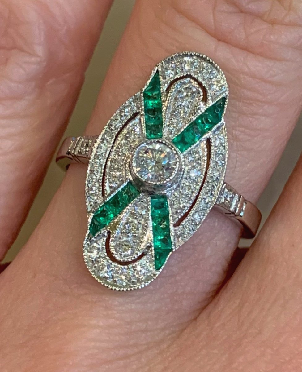 Emerald Navette Ring