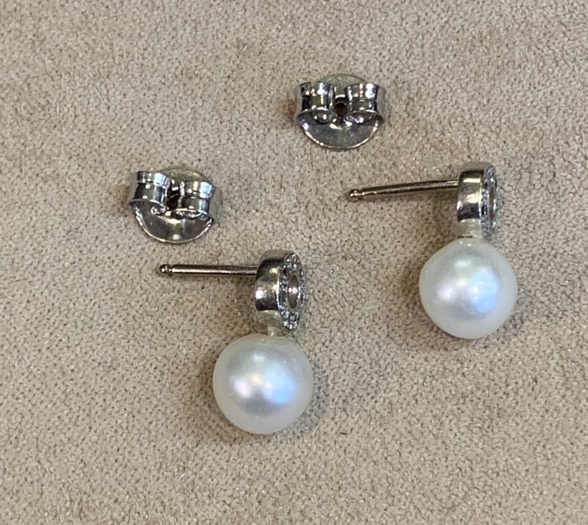 A Pair Of Pearl And Diamond Earrings-photo-4