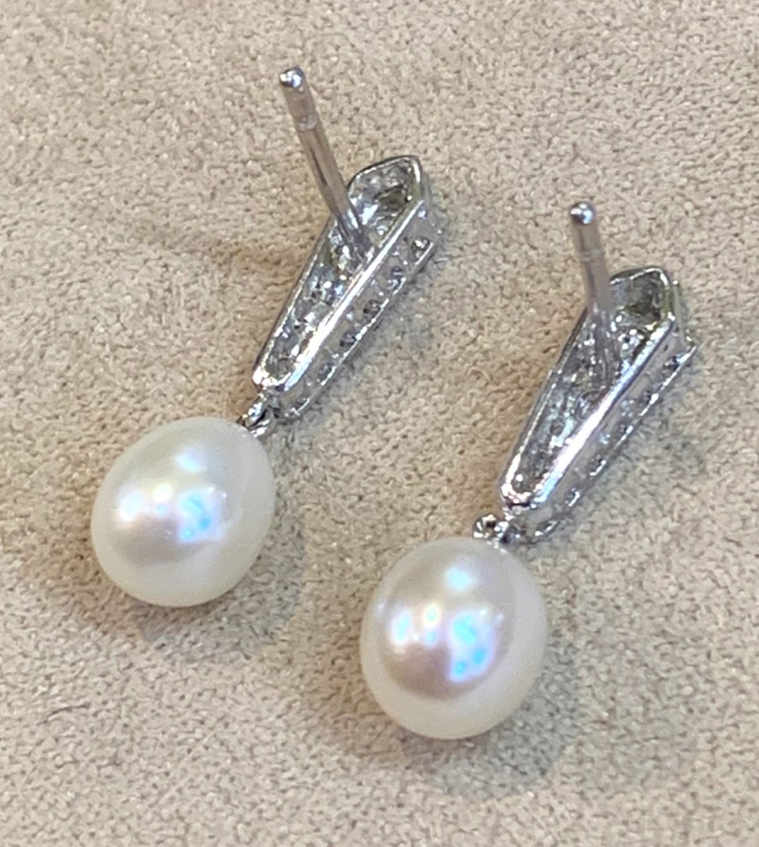 A Pair Of Pearl Dangle Earrings-photo-3