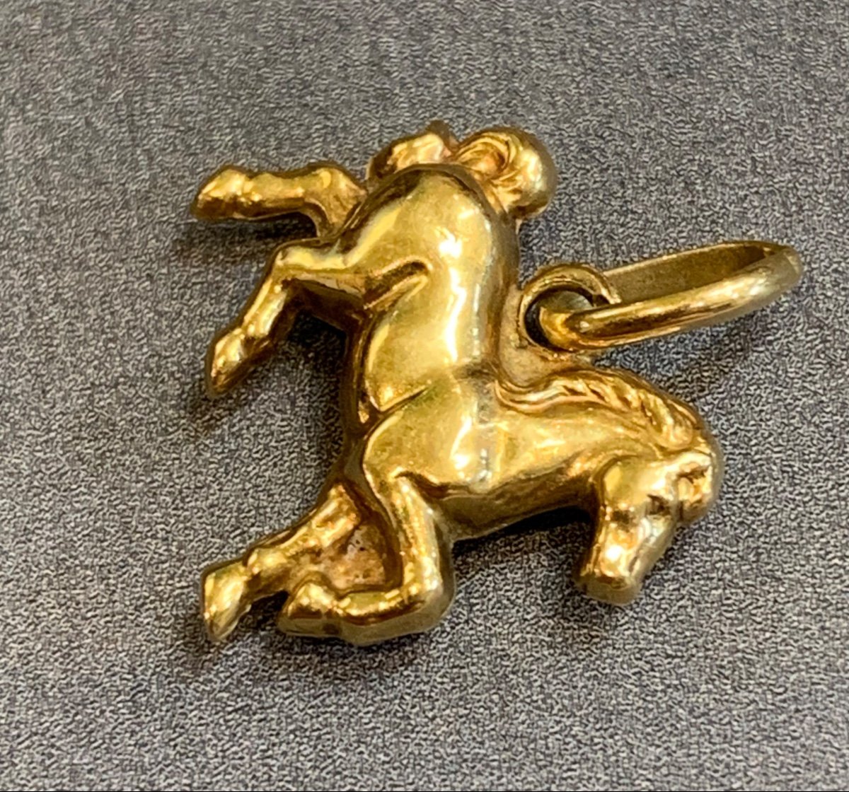 Gold Horse Pendant-photo-2